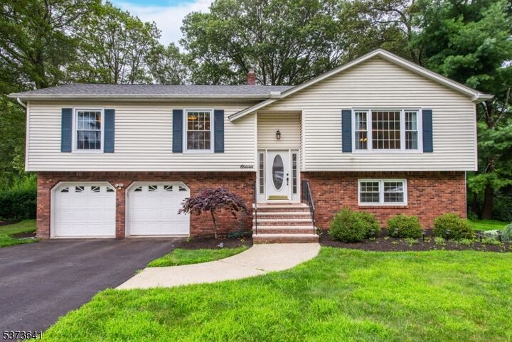 Property Photo:  11 Cottonwood Dr  NJ 07869 