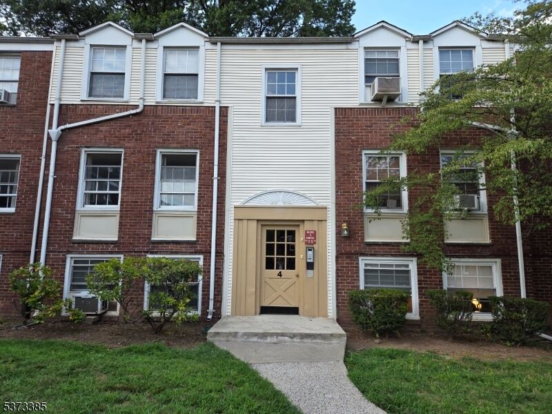 Property Photo:  800 N Broad St 17  NJ 07208 