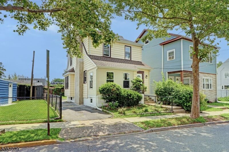 Property Photo:  380 Berryman Pl  NJ 07050 