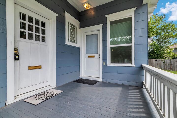 Property Photo:  4303 McKinney Street  TX 77023 