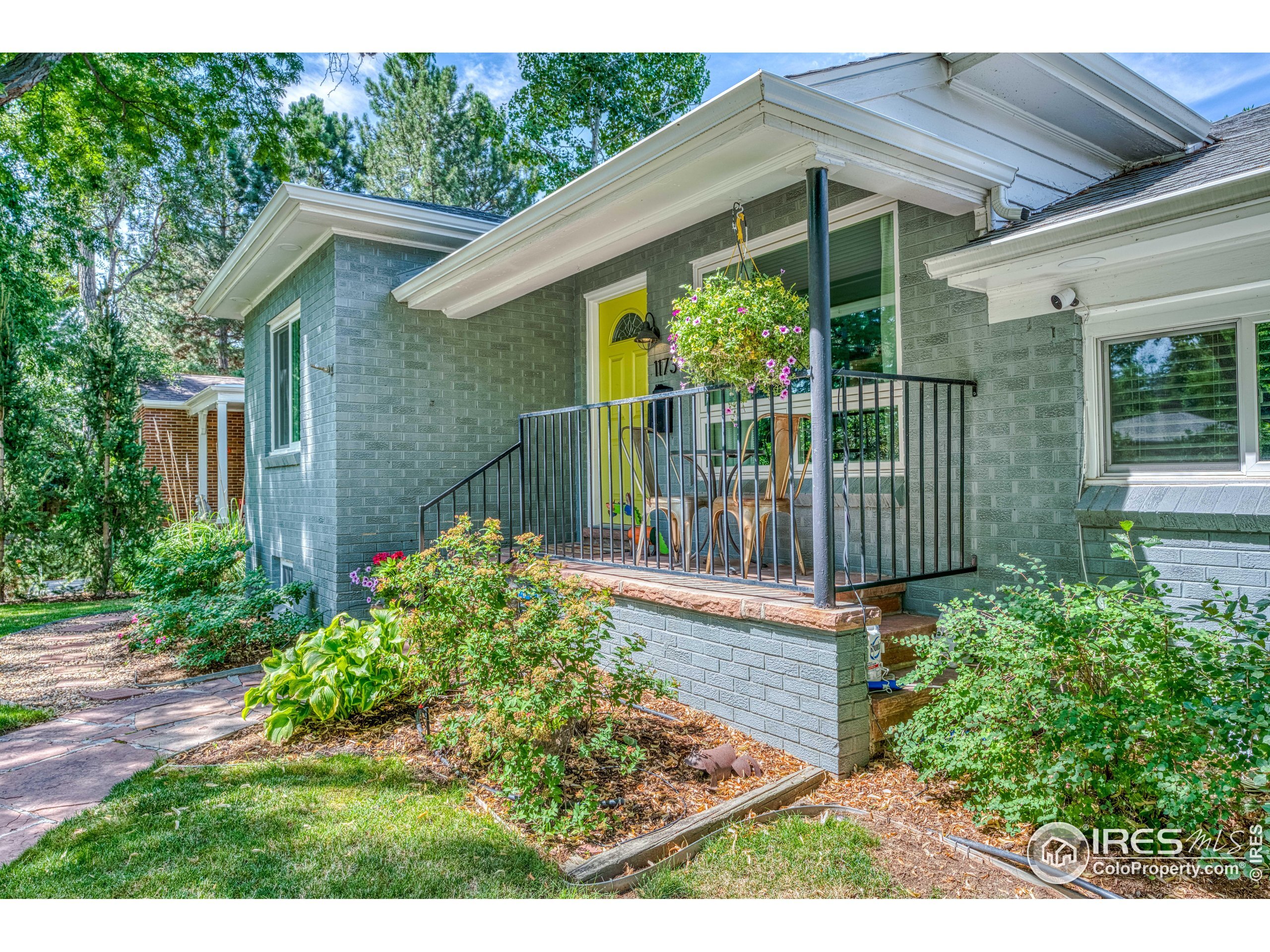 Property Photo: 1173 Niagara St CO 80220