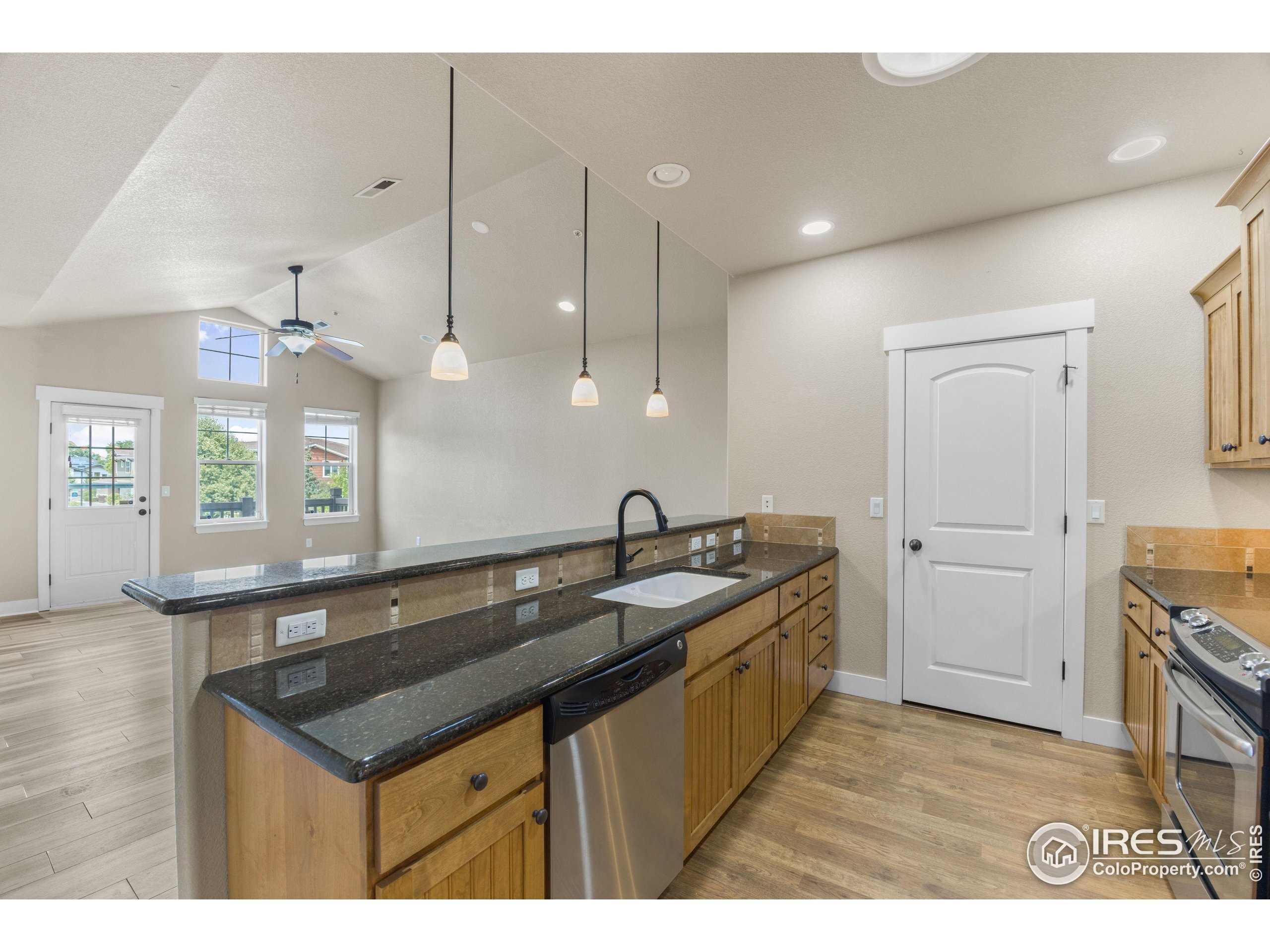 Property Photo: 5850 Dripping Rock Ln G-201 CO 80528