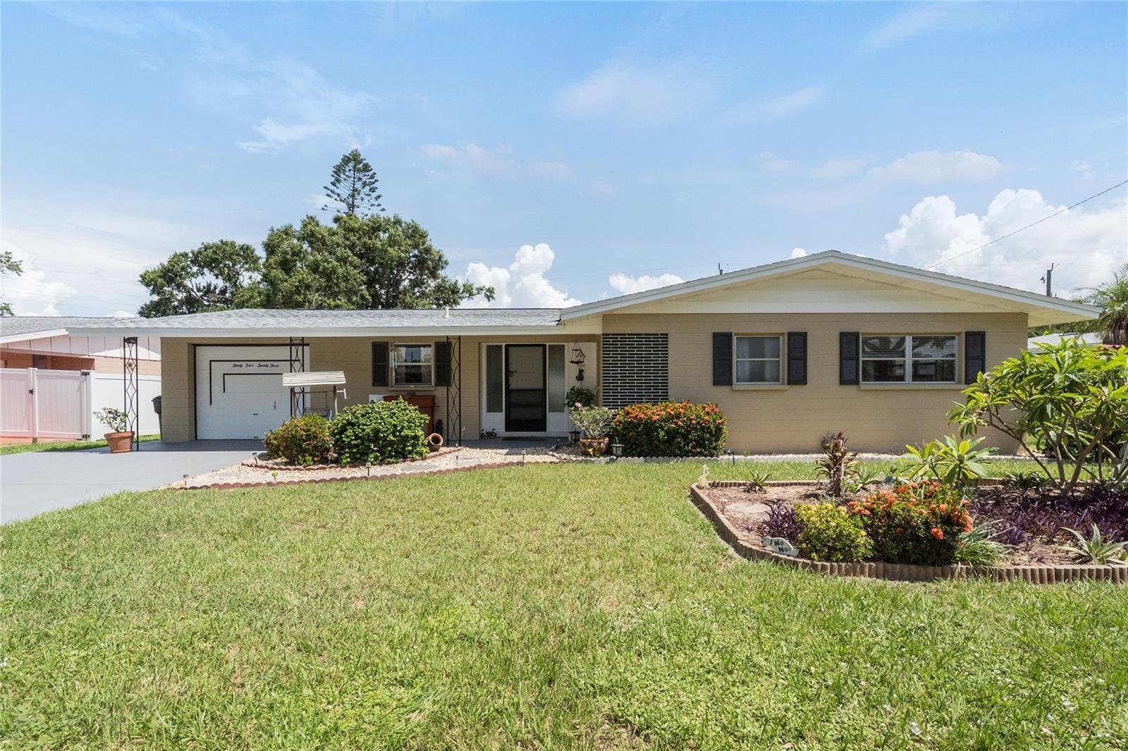 Property Photo: 3423 Webber Street FL 34239