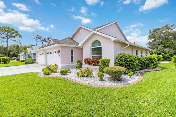 Property Photo: 804 Bayport Circle FL 34292