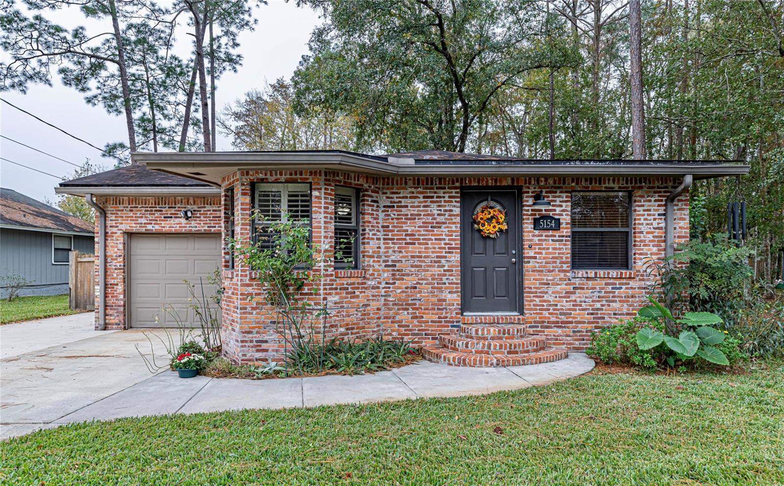 Property Photo:  5154 Verdis Street  FL 32258 