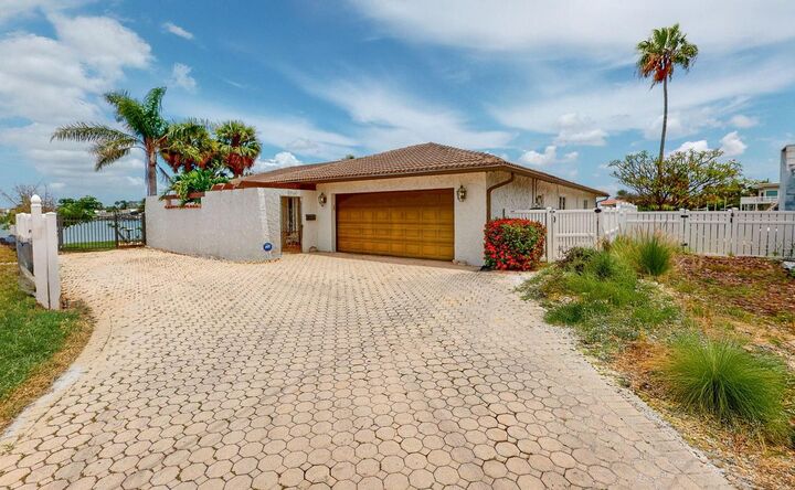 5960 Bahama Way N  St Pete Beach FL 33706 photo