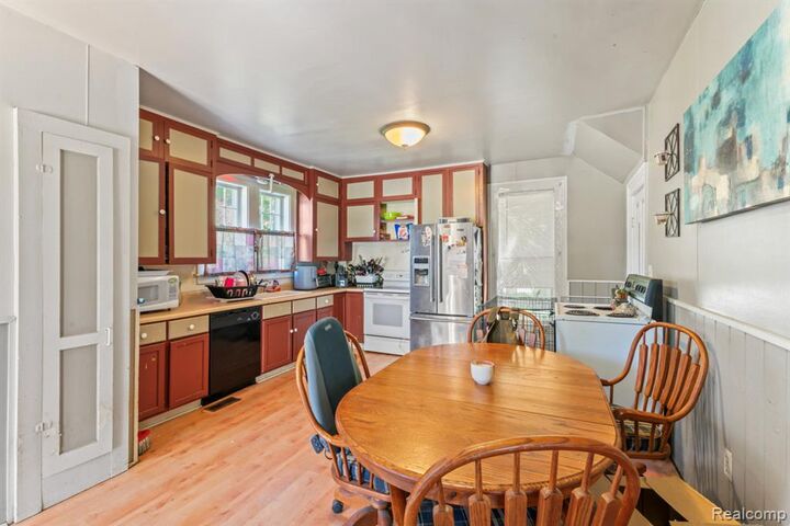Property Photo:  417 E Oregon Street  MI 48446 2396 