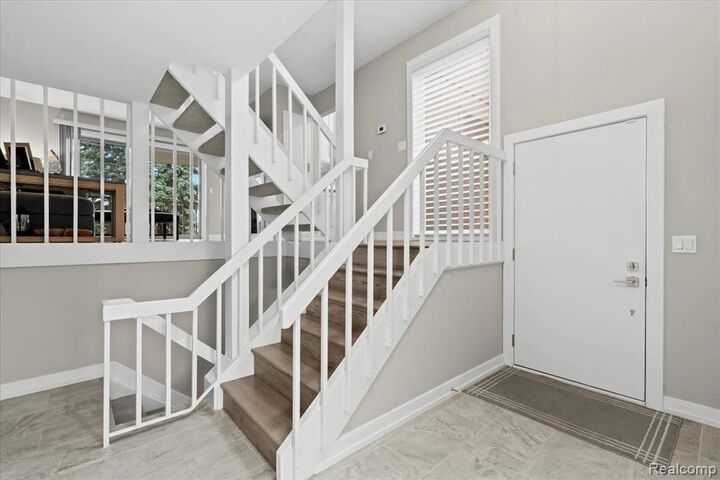 Property Photo: 996 Golfview Court MI 48307 1007