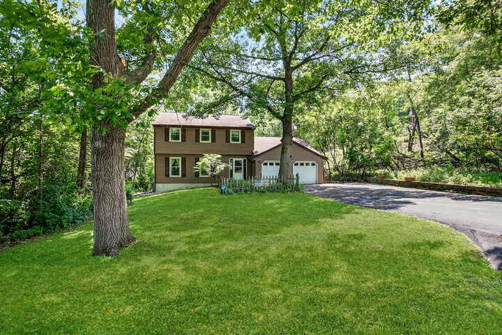 N53w30509 Arrowhead Dr  Merton WI 53029 photo
