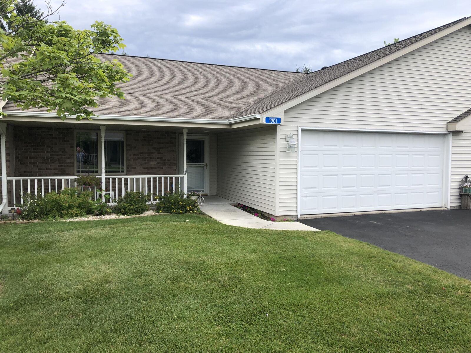 Property Photo:  1901 Havenwood Ct  WI 53081 