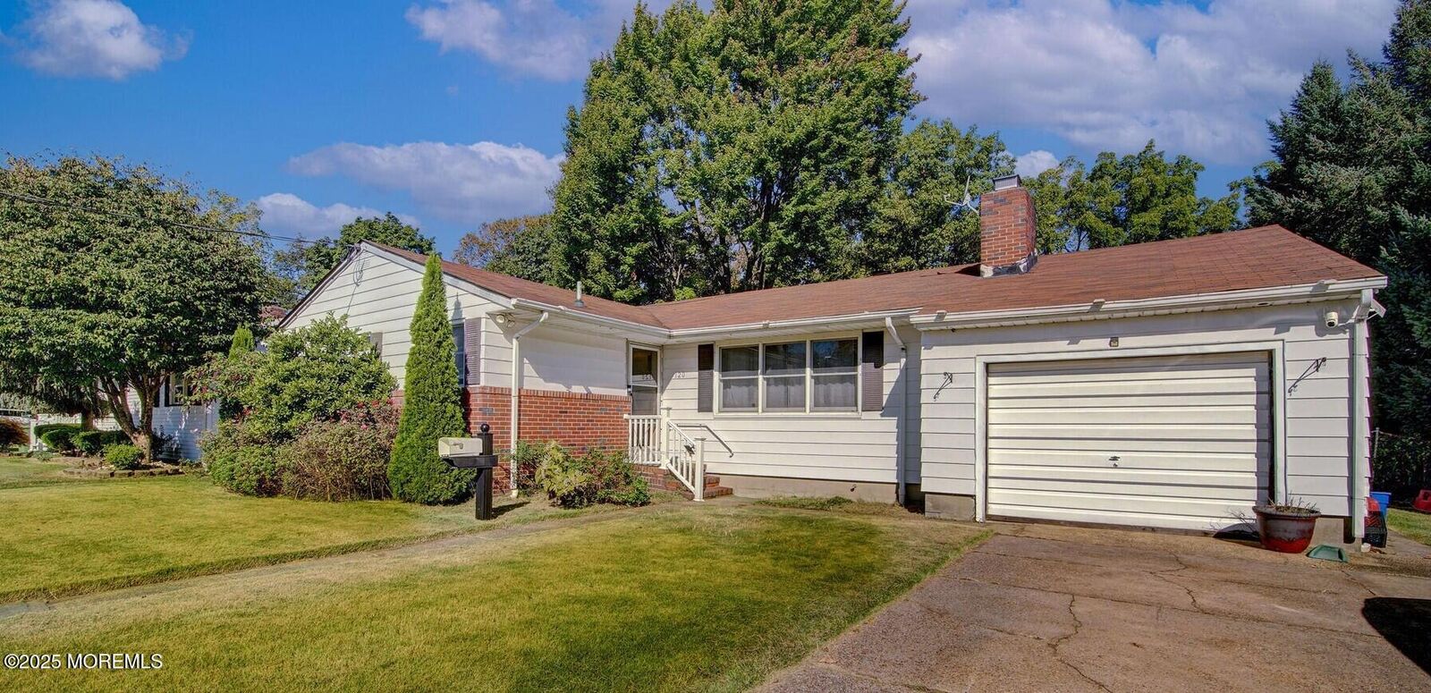 Property Photo:  120 Lincoln Street  NJ 08879 