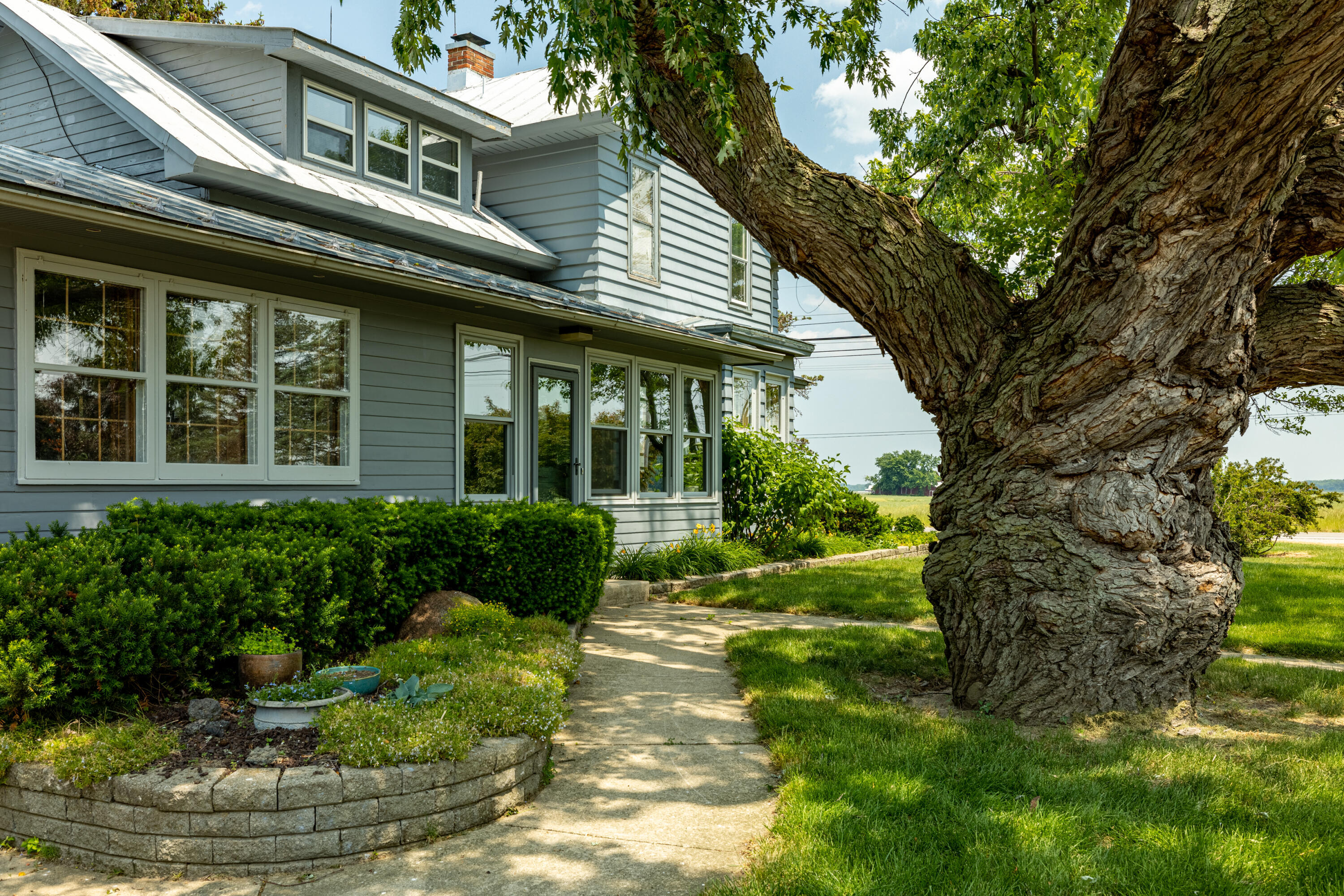 Property Photo:  1090 Lewis Avenue  MI 48140 