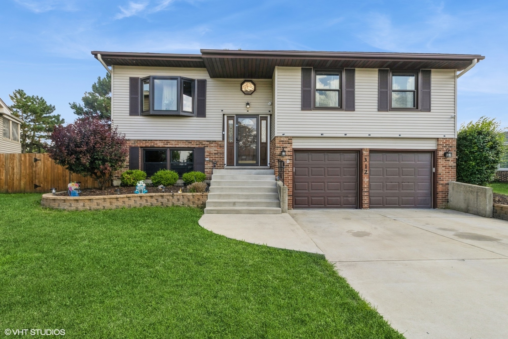 312 Dancing Water Court  Carol Stream IL 60188 photo