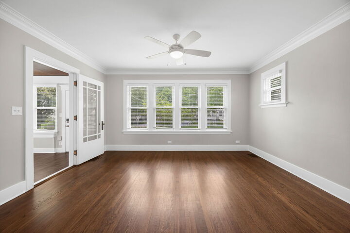 Property Photo:  218 S Vail Avenue  IL 60005 