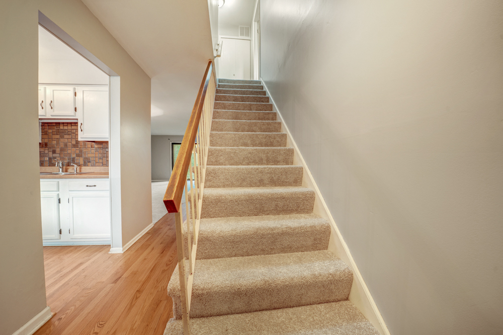 Property Photo: 1113 E Randville Drive IL 60074