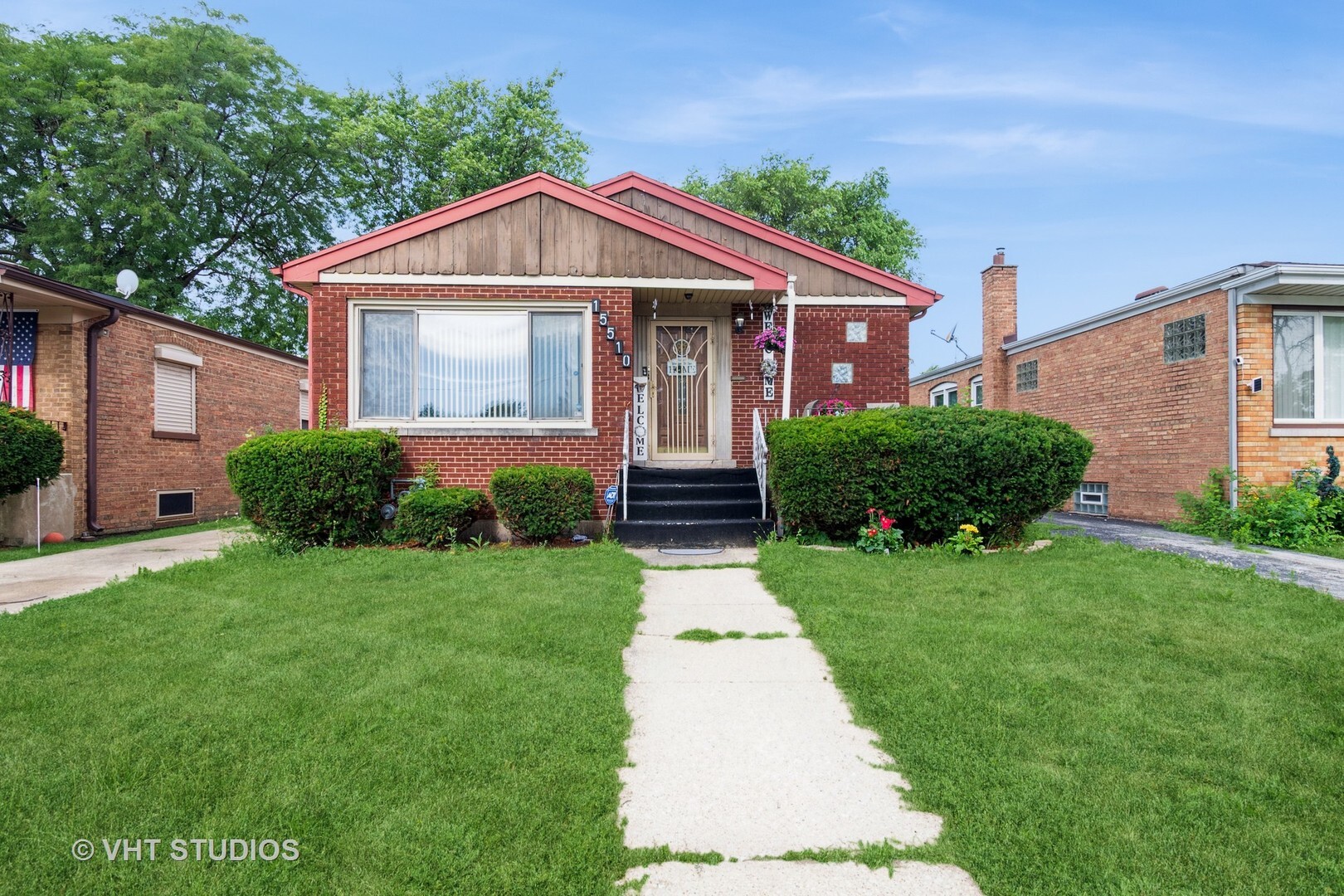 Property Photo:  
