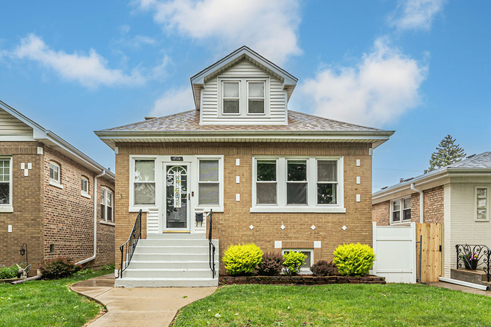 Property Photo:  4526 N Mobile Avenue  IL 60630 