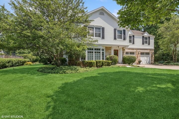 Property Photo:  423 S Beverly Lane  IL 60005 