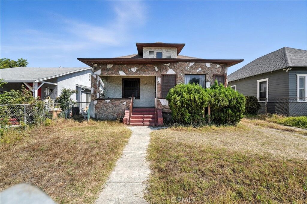Property Photo: 1459 E 43rd Street CA 90011