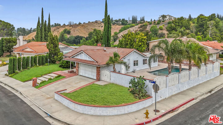 Property Photo:  12131 Beaufait Avenue  CA 91326 