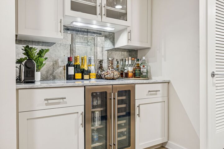 Property Photo: 1212 Laurel St 301 TN 37203