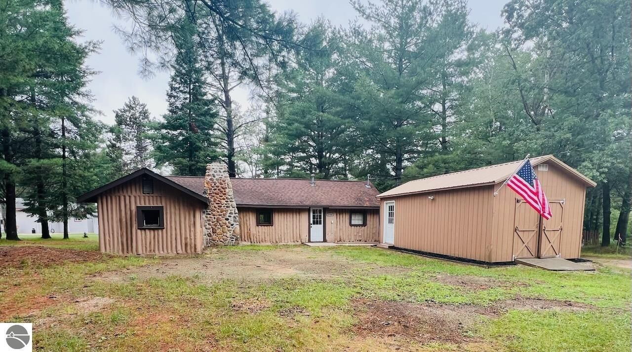 Property Photo:  2706 Newatch Avenue  MI 49738 