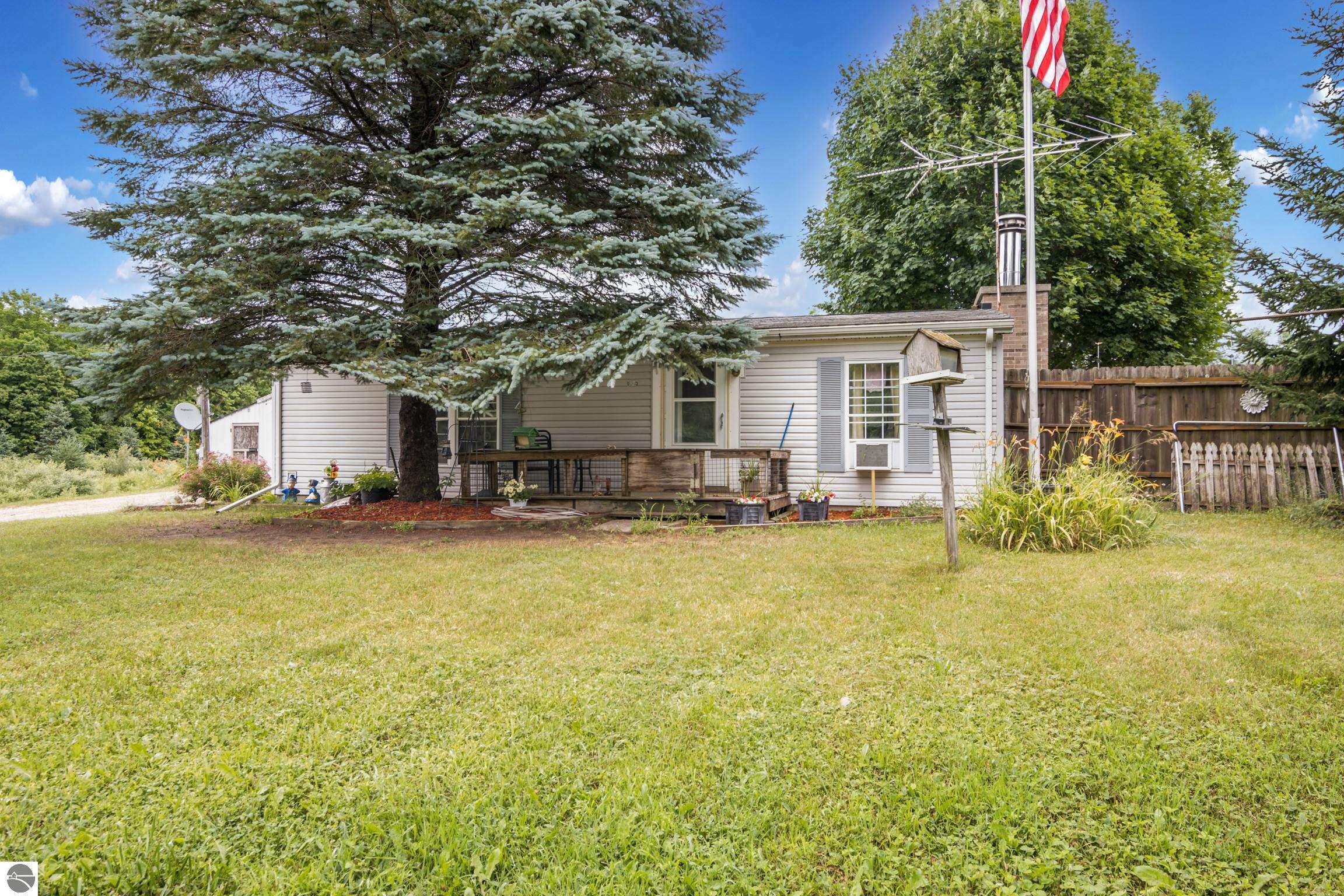 Property Photo:  8645 S Rahe Road  MI 49648 