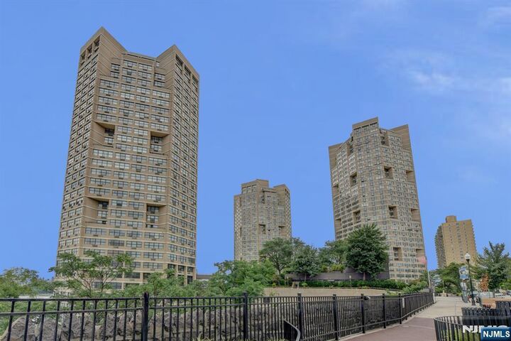 7004 Boulevard East 11B  Guttenberg NJ 07093 photo