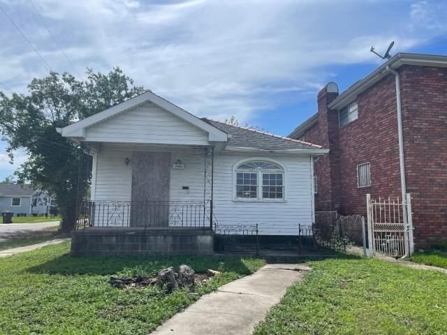Property Photo:  3400 Mandeville Street  LA 70122 