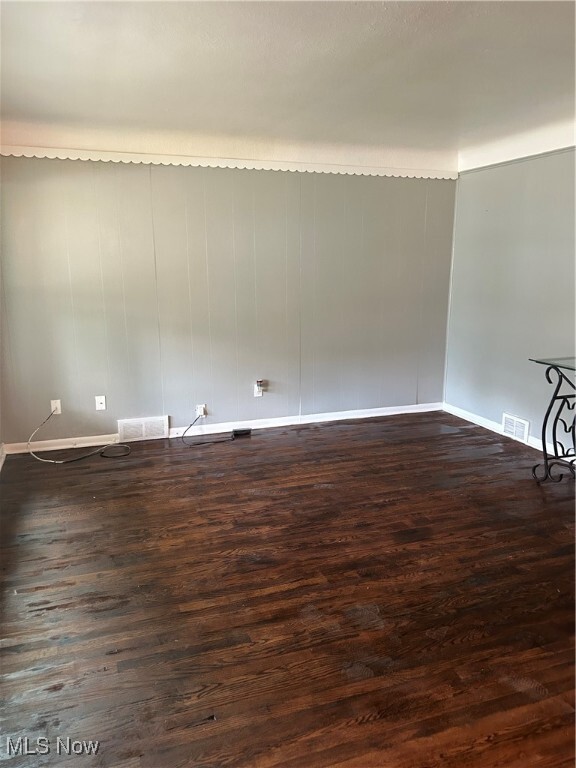 Property Photo:  575 W Glendale Street  OH 44146 