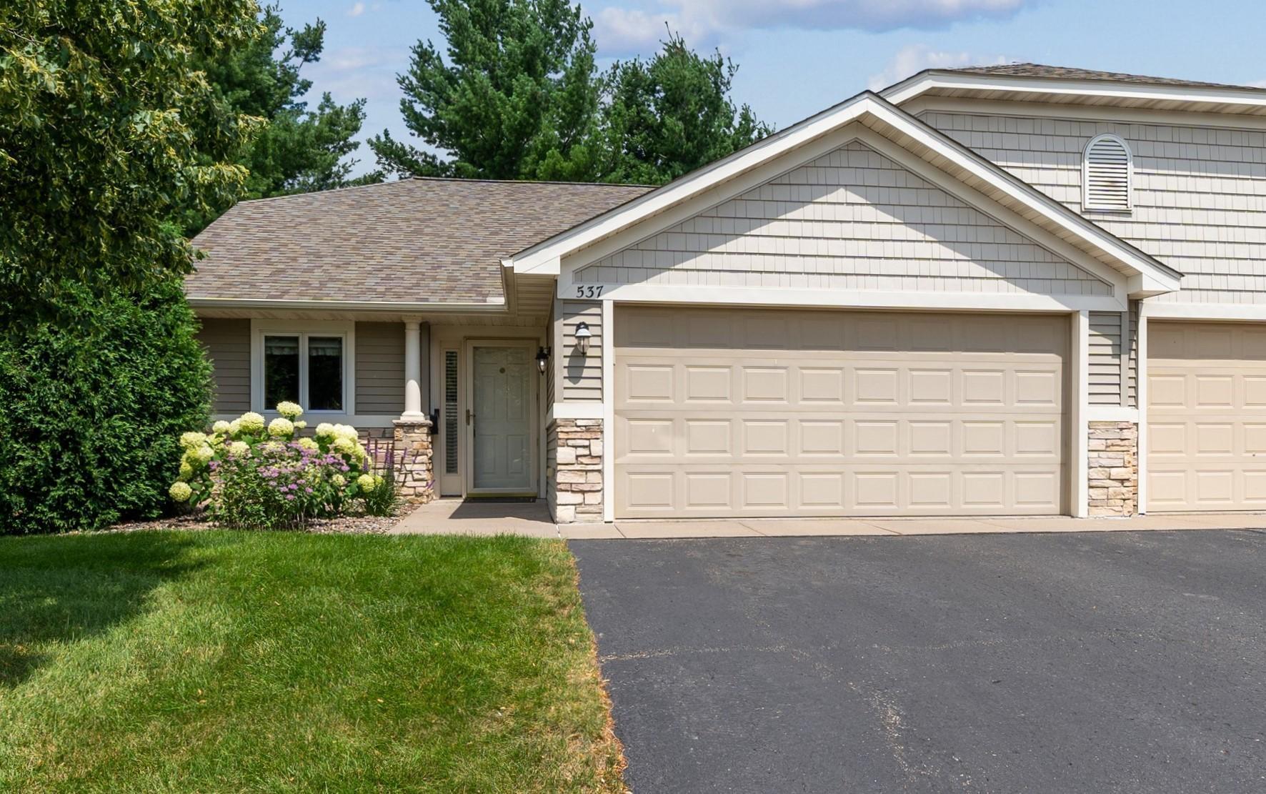 Property Photo: 537 Williamsburg Place WI 54017