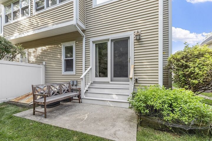 Property Photo: 20 Hammond Pl 20 MA 01801