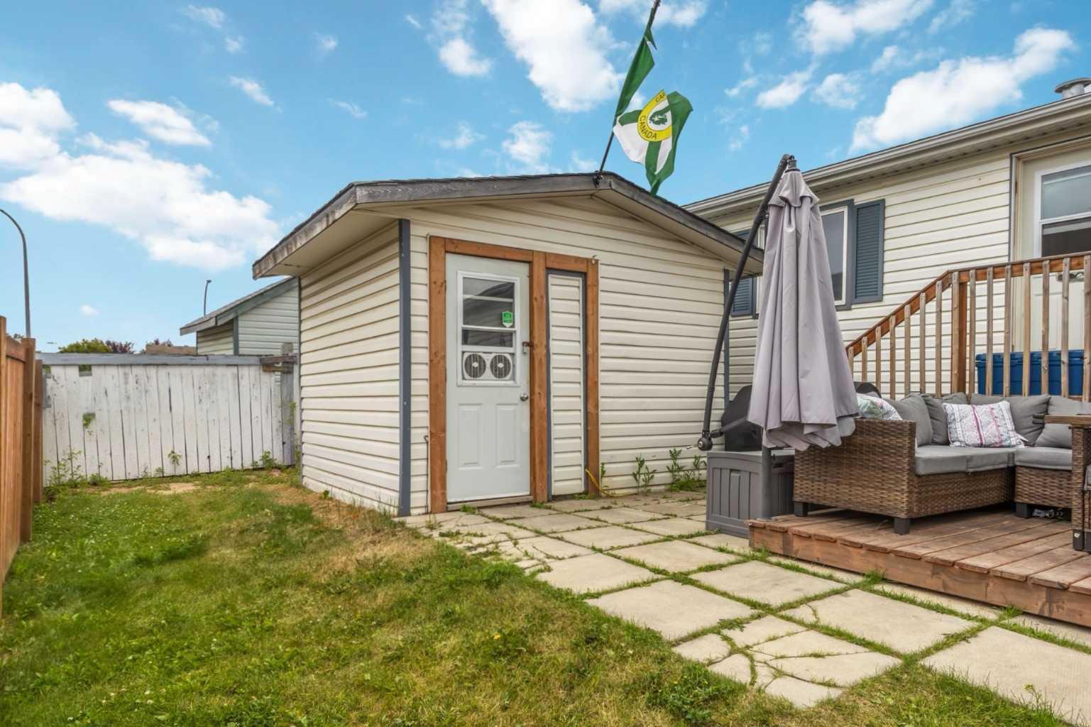 Photo de la propriété: 101 Hoehne Street AB T9K 2K8