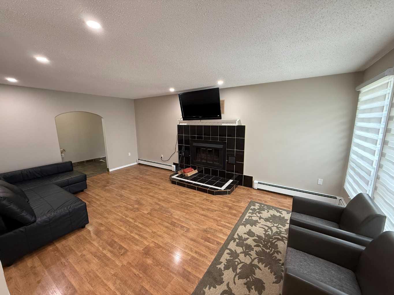 Property Photo: 118 Seabolt Crescent AB T7V 1K5