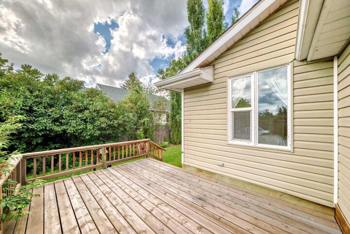 Property Photo: 416 7 Avenue SE AB T2V 1H9