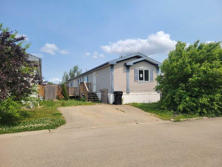 9006 87 Avenue  Grande Prairie AB T8X 1V6 photo