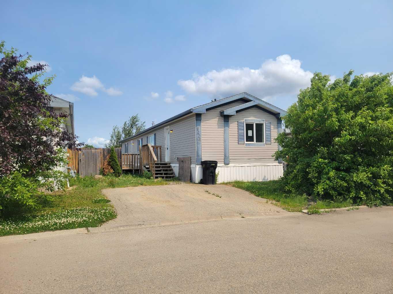 Photo de la propriété: 9006 87 Avenue AB T8X 1V6