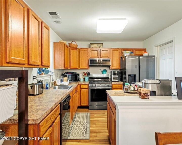 Property Photo:  223 Kensington Drive  PA 18324 