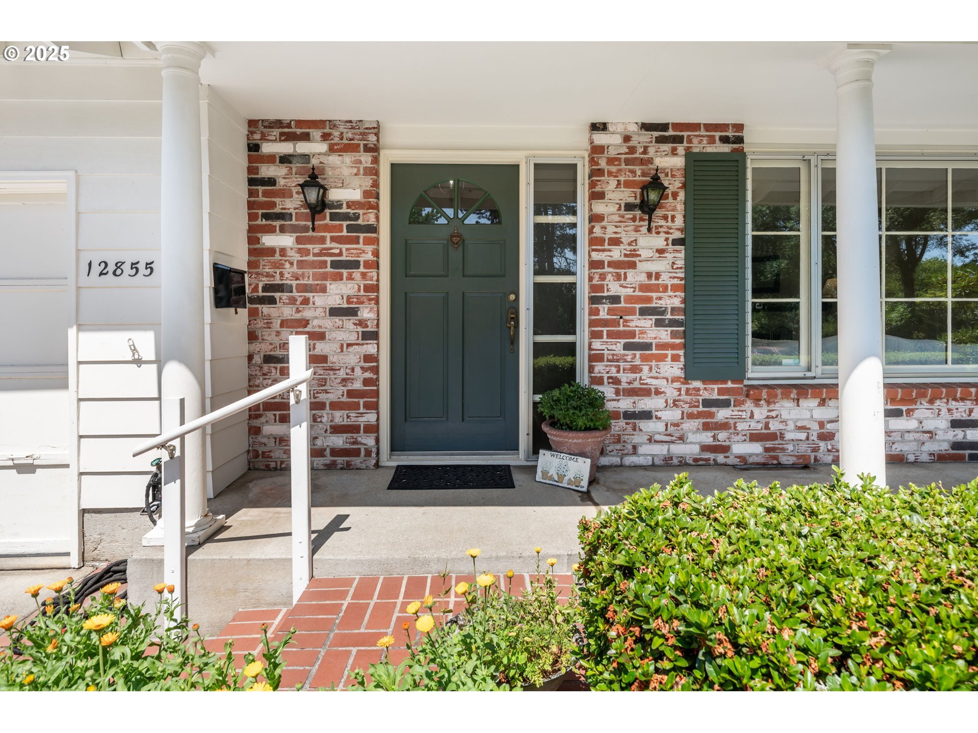 Property Photo: 12855 SW Glenn Dr OR 97008