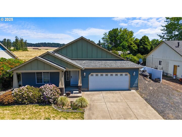 Property Photo:  415 W Sunrise Dr  OR 97352 