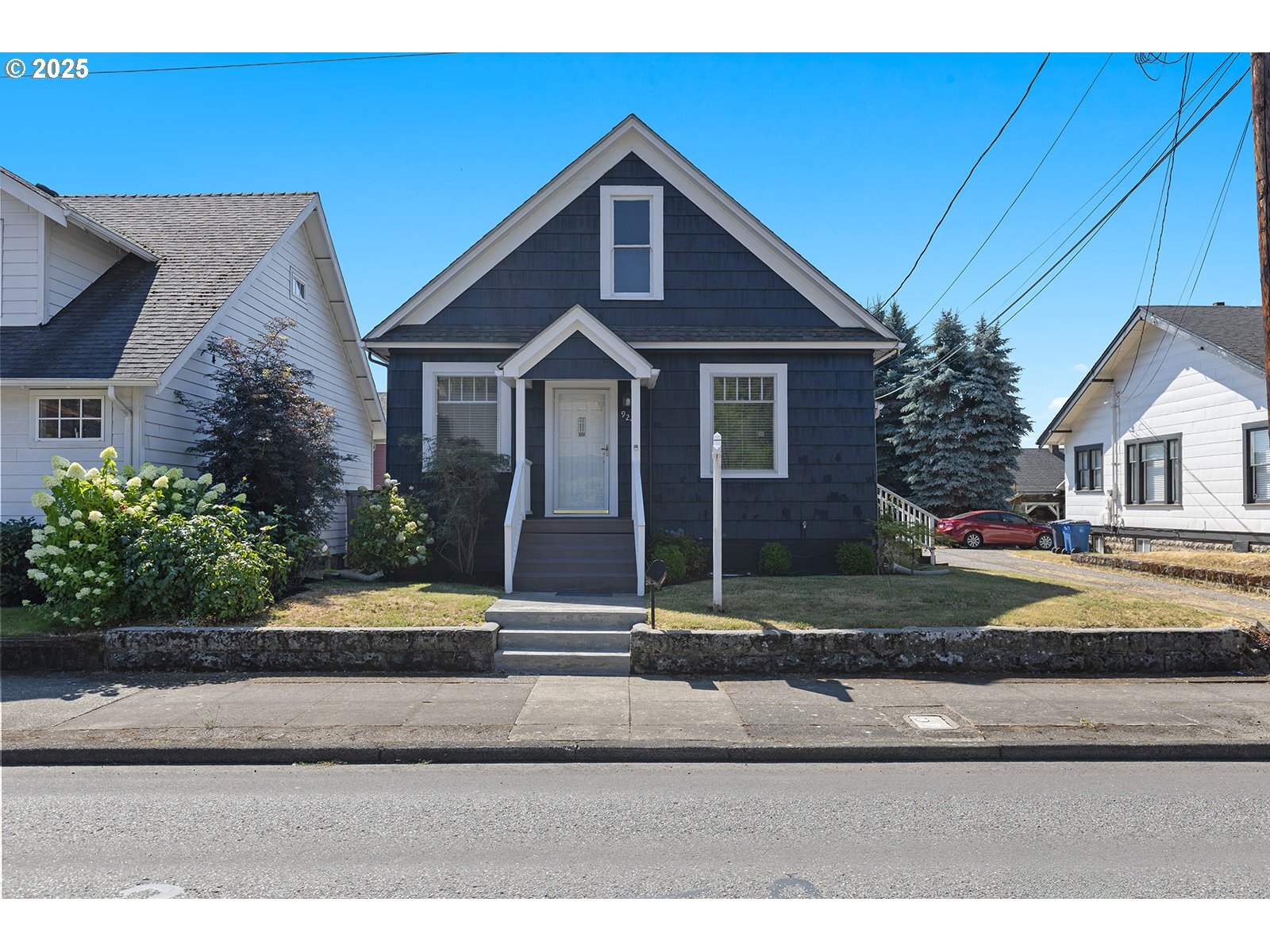 Property Photo:  