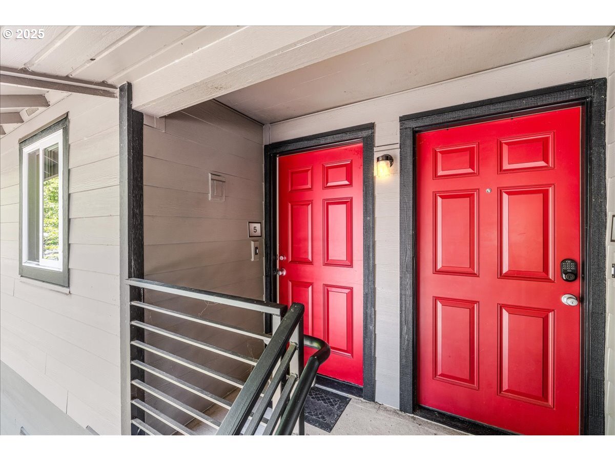 Property Photo: 12620 NW Barnes Rd 5 OR 97229