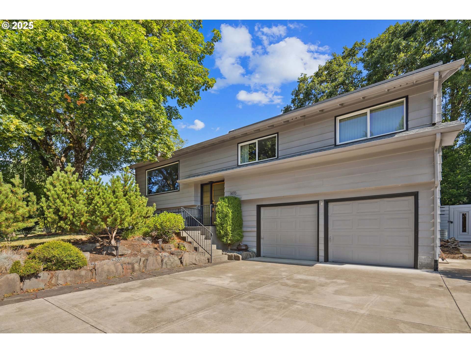 Property Photo:  1470 NW 136th Ave  OR 97229 
