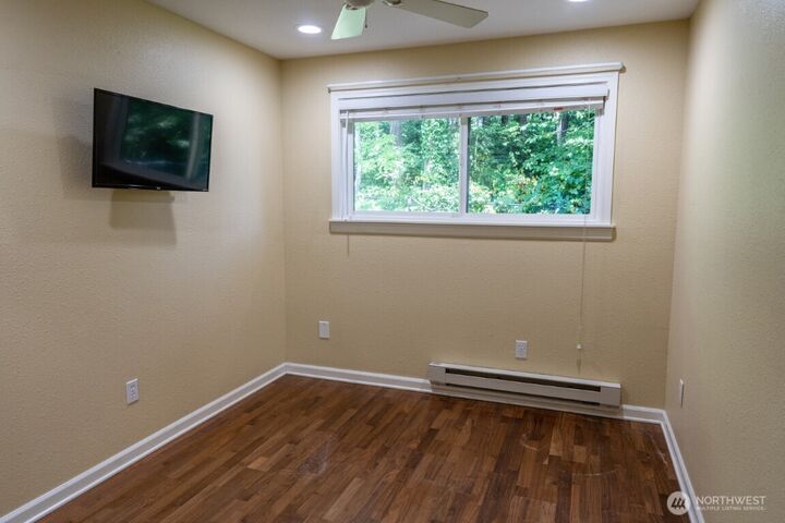 Property Photo:  8652  164th Avenue NE C211  WA 98052 