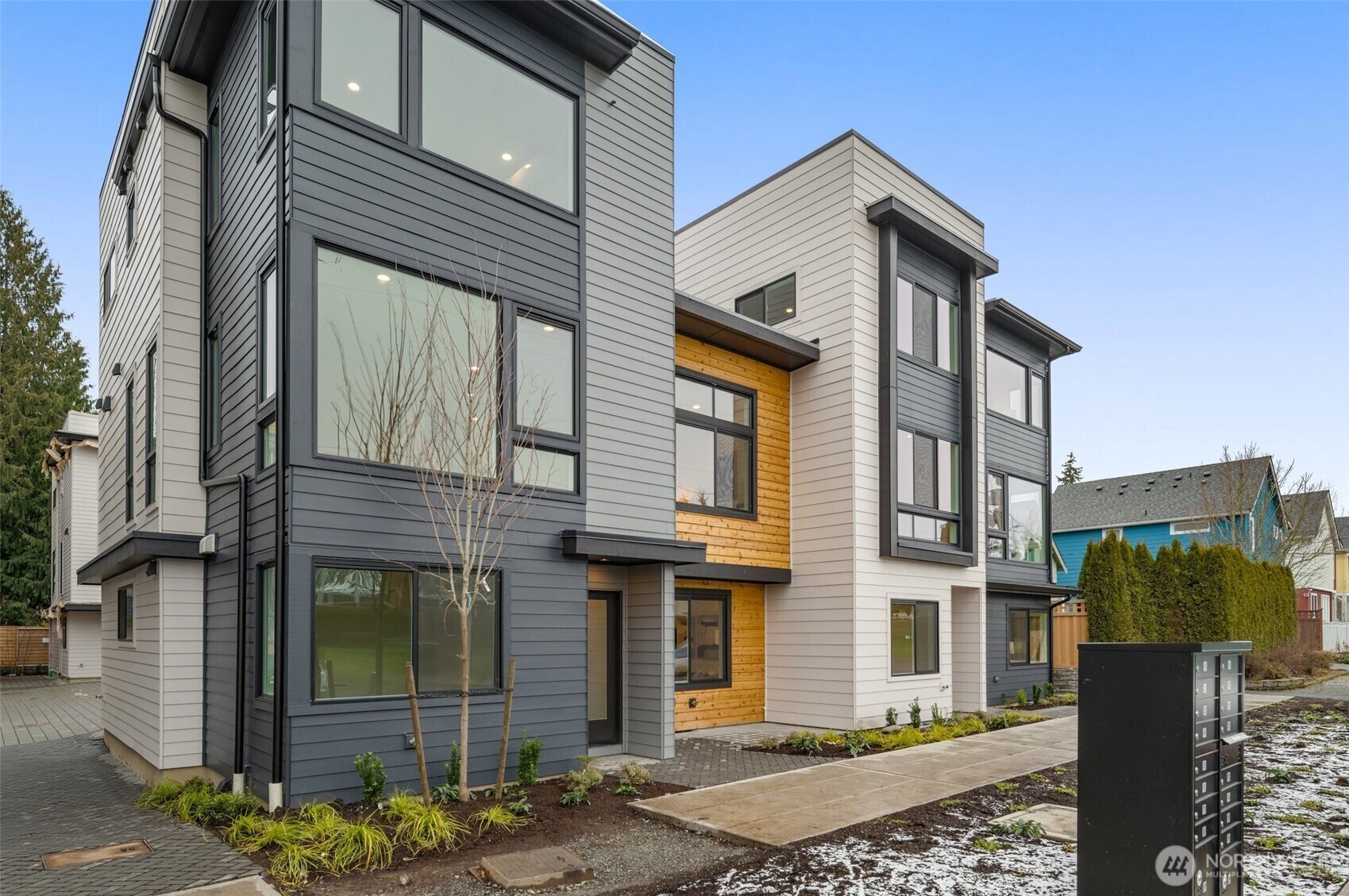 Property Photo: 9225 B 14th Avenue NW WA 98117