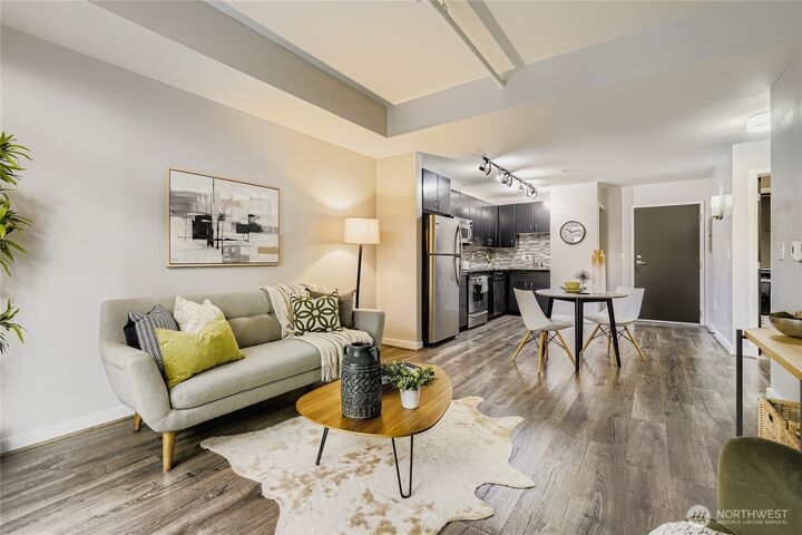 Property Photo: 103 Bellevue Avenue E 102 WA 98102