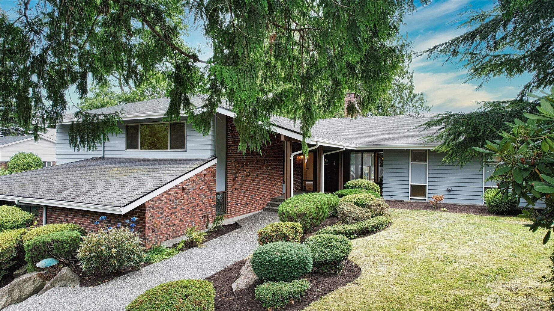 Property Photo: 6121 Northridge WA 98290