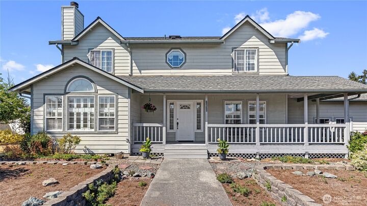Property Photo: 1238 SW 6th Ave WA 98277