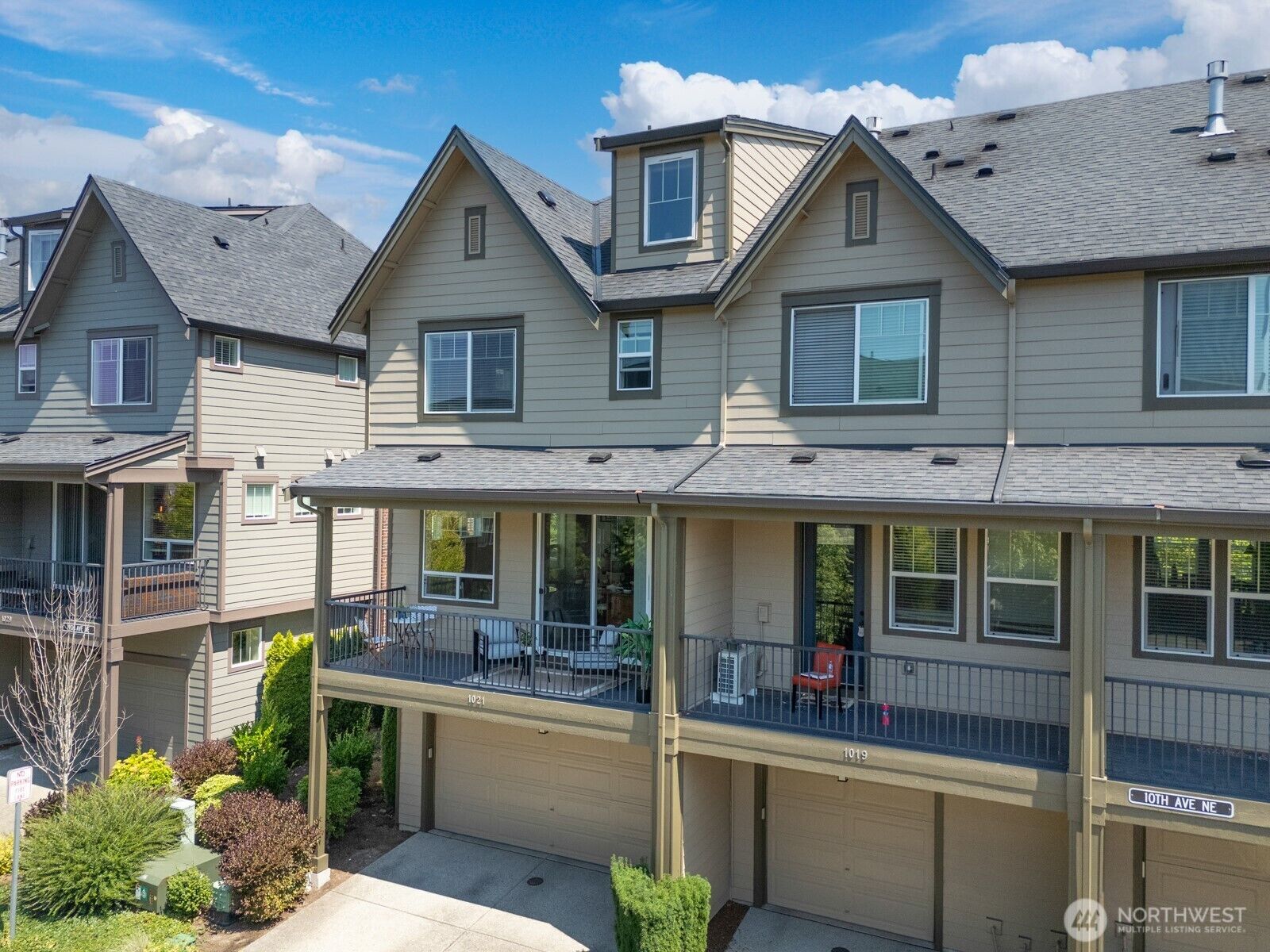 Property Photo: 1021 10th Avenue NE WA 98029