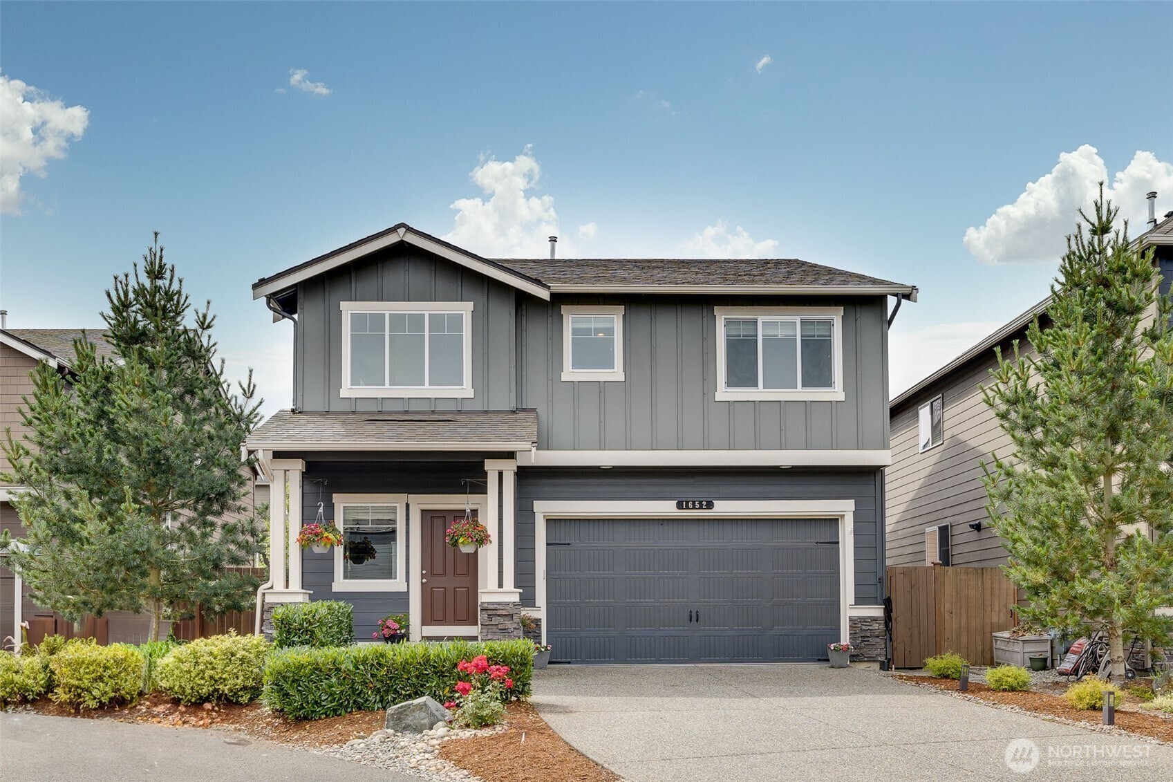 Property Photo:  1652  76th Avenue SE  WA 98258 